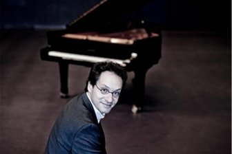 Weltbekannter Pianist kommt zu zwei Konzerten ins Erzgebirge - Mit dem Pianisten Shai Wosner kommt ein weiterer weltreisender Solist ins Erzgebirge.