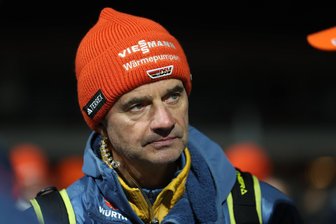 Weltcupauftakt: So funktioniert die neue Anzugregel im Skispringen und das sagt Bundestrainer Stefan Horngacher dazu - Der Österreicher Stefan Horngacher lebt mit seiner deutschen Frau im Schwarzwald, trägt seit April 2019 als Bundestrainer die Verantwortung im DSV-Skisprungteam.
