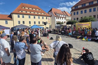 Weltkindertag und Vielfalt: Freiberger Schlossplatz wird lebendig - Ein vielseitiges Programm war zum Weltkindertag und zum Markt der Vielfalt und Nachhaltigkeit auf dem Freiberger Schlossplatz zu erleben.