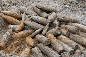 Weltkriegsgranaten in Lichtenau: Kritik am Zeitplan für die Sprengungen - Bisher wurden 110 Tonnen an Kampfmitteln abtransportiert. Gesprengt wurden vor Ort Granaten Kaliber 21 und Handgranaten. 580 Einwohner und Beschäftigte von 70 Firmen im Umkreis von einem Kilometer mussten Häuser verlassen.