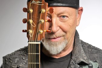 Weltstar kommt zum „Liederbuch“-Jubiläum: Gitarrenvirtuose Richard Thompson spielt in Lichtentanne - Richard Thompson ist am Donnerstag im Kulturzentrum St. Barbara Lichtentanne zu erleben.