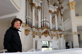 Weltweit bekannter Konzertorganist gewährt in Zschopau Einblicke in sein vielfältiges Repertoire - Carola Kowal-Jurke freut sich darauf, dass Felix Hell am Samstag an der Zschoauer Orgel sitzen wird.