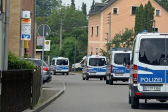 Weltweite Razzia auch in Bräunsdorf und Chemnitz: Fünf Männer angeklagt - Am frühen Morgen des 7. Juni vergangenen Jahres schlug die Polizei in Bräunsdorf zu.