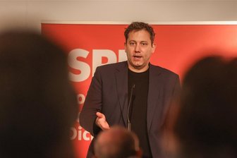 Wen sich Parteichef Lars Klingbeil als nächsten SPD-Kanzlerkandidaten wünscht - „Darauf konzentrieren, was wirklich wichtig und relevant ist“: Der SPD-Vorsitzende Lars Klingbeil am Donnerstagabend in der Neuen Sächsischen Galerie in Chemnitz.