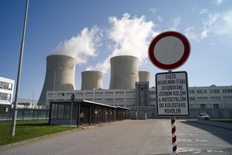 Weniger als 20 Kilometer Luftlinie zu Sachsen: Tschechien plant Atomkraftwerk am Fuße des Erzgebirges - Das Atomkraftwerk Temelín in Südböhmen. In Tschechien soll jetzt ein weiteres AKW nahe der sächsischen Grenze entstehen.