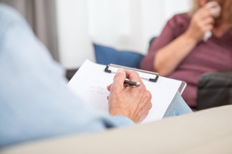 Weniger Geld für Psychotherapeuten: Müssen Zwickauer bald zwei Jahre auf Hilfe warten? - Ob Depression, Burnout-Syndrom oder Ängste: Häufig wird zur Behandlung eine Psychotherapie empfohlen.