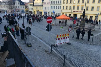 Weniger Menschen bei Corona-Kundgebung -