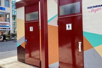 Wenn das Bedürfnis auf dem Auer Postplatz zum Problem wird - Die öffentliche Toilette auf dem Postplatz in Aue ist seit geraumer Zeit geschlossen.