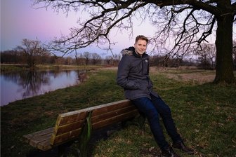 Wenn das Immunsystem zum Feind wird - Christoph Mählmann aus Eilenburg führt trotz seiner Immunerkrankung ein normales Leben. Auch Spaziergänge in den Muldeauen schenken dem Automatisierungstechniker neue Kraft.