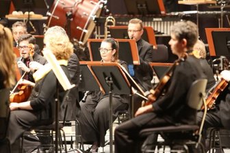 Wenn der Intendant den Kuckuck gibt - Ein Faschingskonzert sollte über den ausgefallenen Philharmonieball hinwegtrösten. 