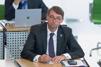 Wenn der Landtag über Ostfußball redet - Roland Wöller - Sächsischer Innenminister