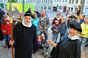 Wenn der Nachtwächter in Frankenberg wieder seine Runde dreht - Die Nachtwächter Ines Klein und Gunter Teichert. Foto: Falk Bernhardt