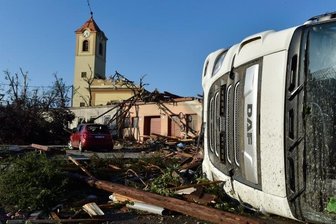 Wenn die Heimat in Schutt liegt - Auch die Kirche in Moravska blieb nicht verschont. 