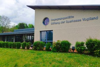 Wenn die Pflegekraft im Haus wohnt: Vortrag in Reichenbach zu 24-Stunden-Betreuung - Die Selbsthilfegruppe lädt in die Begegnungsstätte am Nordhorner Platz ein.