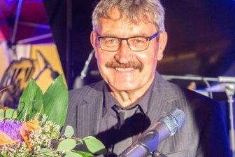 Wenn ein Ingenieur Gedichte rezitiert - Wolfgang Lohse rezitierte in Augustusburg Gedichte unter freiem Himmel. 