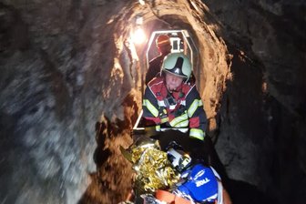 Wenn ein Übungsszenario plötzlich Wirklichkeit wird - was Feuerwehrleute im Erzgebirge alles können müssen - Ein Foto von der Rettungsaktion im September 2024 im Schaubergwerk Waschleithe.