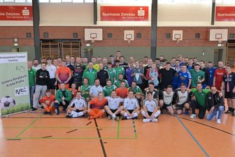 Wenn einer fehlt: Fußball-Schiedsrichter widmen Traditionsturnier dem verstorbenen Schiri-Obmann des FSV Zwickau - Das Schiedsrichter-Hallenturnier in Wilkau-Haßlau (Foto von 2023) hat eine lange Tradition. Früher wurde es in Oberlungwitz und Hohenstein-Ernstthal ausgerichtet.