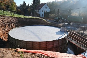 Wenn es brennt: Königsfeld bald besser gewappnet - An der Grenze der Ortsteile Köttwitzsch und Stollsdorf ist eine Löschwasserzisterne gebaut worden.