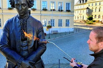 Wenn es Gellert warm ums Herz wird: Hainichens große Söhne frisch gewachst -