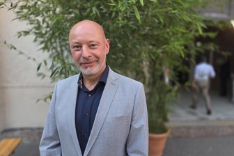 „Wenn ich mich mit ihm unterhalte, gucke ich danach in erschrockene Gesichter“ – Erzgebirger kritisiert Anstandsregeln im Landtag - Ulf Lange wurde zum Vorsitzenden des neuen BSW-Kreisverbandes Erzgebirge gewählt. Sein erstes Jahr im Landtag hinterließ Eindrücke.