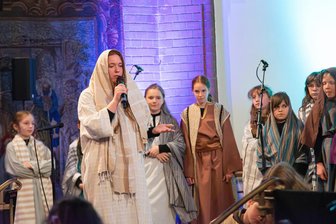 Wenn Kinder die Ostergeschichte lebendig machen: Musical berührt in Bad Elster - Johanna Meier (zweite von links) spielte Jesus beim Kindermusical „Es ist vollbracht“ in der St. Trinitatiskirche in Bad Elster.