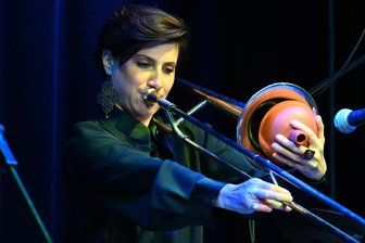 Wenn mal kein Mann die Posaune spielt - Antonia Hausmann am Donnerstagabend im "Weltecho" in Chemnitz. Sie war in diesem Jahr auch für den Deutschen Jazzpreis nominiert. 