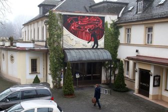 "Wenn man in das leere Haus blickt, ist das kein gutes Gefühl" - Noch verhindert Corona eine volle Auslastung der Theater. Theaterleiter Christian Rinck hofft, dass die Leute nach der Pandemie so zahlreich wie früher zu Veranstaltungen erscheinen.