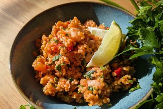 Wenn Minze die Limette anlacht: Bulgursalat mit Riesenbohnen - Der Bulgursalat mit reichlich Minze und Petersilie passt auch perfekt zum Grillen.