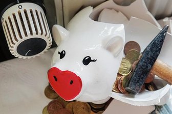 Wenn's bei den Heizkosten ans Ersparte geht - Die höheren Heizkosten belasten die Budgets der Verbraucher bis an die Schmerzgrenze.
