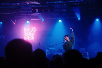 Wer steht auf der Bühne? Zweites Geheimkonzert in Chemnitz geplant - Die Plattform „Rausgegangen“ veranstaltet das zweite Geheimkonzert in Chemnitz.