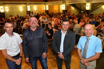 Wer wird neuer Bürgermeister? - So lief das Wahlforum in Frankenberg - Oliver Gerstner, Frank Urbanek, Thomas Goebel und Achim Thimann (von links), stellten sich dem Wahlforum der „Freien Presse“ im Kulturforum „Stadtpark“ in Frankenberg.