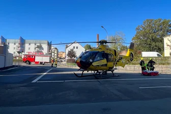 Werdau: 80-Jähriger verstirbt nach Unglück - Unmittelbar nach dem Unglück wurde der Werdauer per Hubschrauber in eine Spezialklinik geflogen.