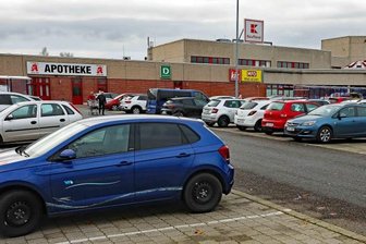 Im Pleissen-Center schließen zum Jahresende die Apotheke und die Bäckerei-Filiale.