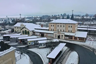 Werdau: Bahnhof kommt weg - Das gesamte Gebäudeensemble des historischen Werdauer Bahnhofes wird ab April abgerissen.