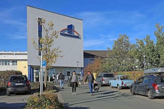 Werdau: Besucher sezieren Gummibärchen in der Pleißentalklinik - Die Pleißentalklinik an der Ronneburger Straße lässt am Samstag Interessierte hinter die Kulissen blicken.