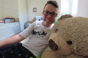 Werdau: Familie wünscht sich ein Tandem für Fynn - Der zwölfjährige Fynn ist ein fröhlicher Junge. Damit er sich noch mehr bewegt, wünscht sich seine Familie für ihn ein Tandem.