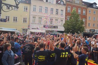 Werdau feiert Sieg im Vereinssommer - Jubel auf dem Werdauer Markt