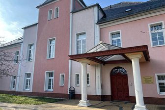 Werdau: Gebäude für Freie Schule Langenbernsdorf gefunden? - Das „Alte Schützenhaus“ unmittelbar an der Bundesstraße in Werdau gehört dem hiesigen DRK-Kreisverband. Als Gebäude für eine Schule scheint es geeignet.