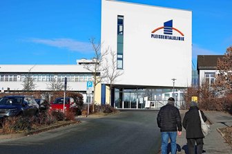 Werdau: Gewerkschaft fordert schnellere Zahlung für Klinikmitarbeiter - 