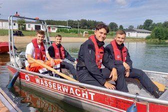 Werdau: Großes Polizeiaufgebot an der Kober - Was war da los? - Mitglieder von Polizei und hiesiger Wasserwacht absolvierten eine Fortbildung an der Koberbachtalsperre.