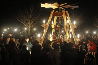 Werdau: Im Landwehrgrund wird die Pyramide angeschoben - Am Sonntag wird die große Pyramide im Landwehrgrund in Werdau angeschoben.