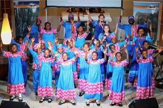 Werdau: Kinderchor aus Uganda singt in St. Johanniskirche - 2017 spielte der Vision Choir schon einmal in Langenhessen. 