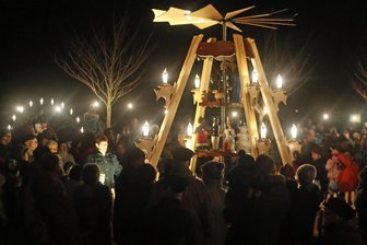 Werdau: Pyramidenanschieben und Plätzel-Verkauf für die Fontäne im Teich - Im Werdauer Landwehrgrund wird am Sonntag die Pyramide angedreht.