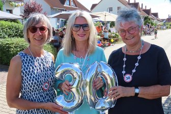 Werdau: So schön kann Nachbarschaft sein - Antonia Dominiak, Karla Weber und Regina Liebold organisierten das erste Wohngebietsfest auf der Heinrich-Heine-Straße