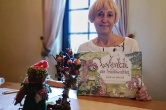 Werdau: Stadt nimmt Leseverbot für Hobby-Buchautorin in Kindereinrichtungen zurück - In der Gaststätte „Weidmansruh“ stellte Andrea Herold vor wenigen Tagen ihr neues Kinderbuch über Waldwichtel Waldi vor. Es spielt im Werdauer Wald. Und auch das Ausflugslokal ist ein Schauplatz.