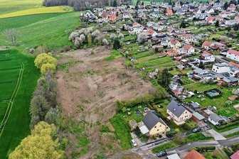 Werdau: Stadt verkauft Baugebiet für Eigenheime in der Friedenssiedlung unter Wert - Dieses Gelände am Rand der Friedenssiedlung will eine Firma aus Zwickau als Eigenheimstandort erschließen.