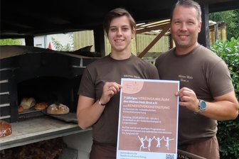 Werdau: Verein lädt für guten Zweck zum Krapfenwettessen ein - Marcel und Madeleine Arzig vom Werdauer Verein „Hütten-Holz-Brot“.