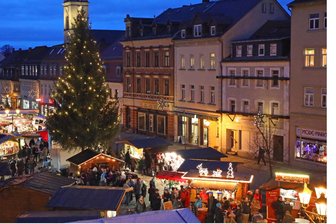 Werdau: Warum viele Händler ihre Weihnachtsmarkt-Hütten schon im Vorab reservieren - Vom 12. bis 15. Dezember findet der diesjährige Werdauer Weihnachtsmarkt rund um den Tannenbaum statt. Die Fichte kommt diesmal aus dem Staatsforst-Revier Eich. Sie wird am 25. November aufgestellt.