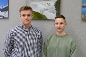Werdau: Wie sich zwei Fraureuther Gymnasiasten einen London-Trip erspielt haben - Freuen sich auf den London-Trip im März: die Gymnasiasten Anton Franke und Niel Lang (r.).