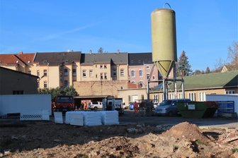 Werdau: Wofür eine 300.000 Euro teure Halle in der Stadt gebraucht wird - Auf dem Bauhof-Gelände an der Otto-Türpe-Straße in Werdau wird eine Halle gebaut. Sie soll als Lagermöglichkeit dienen.
